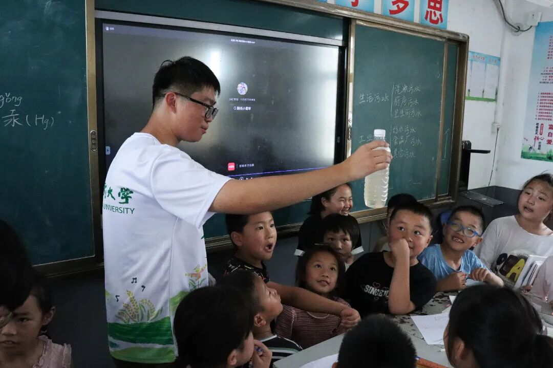 青春遇见童真，来看大学生暑托花式带娃（一）