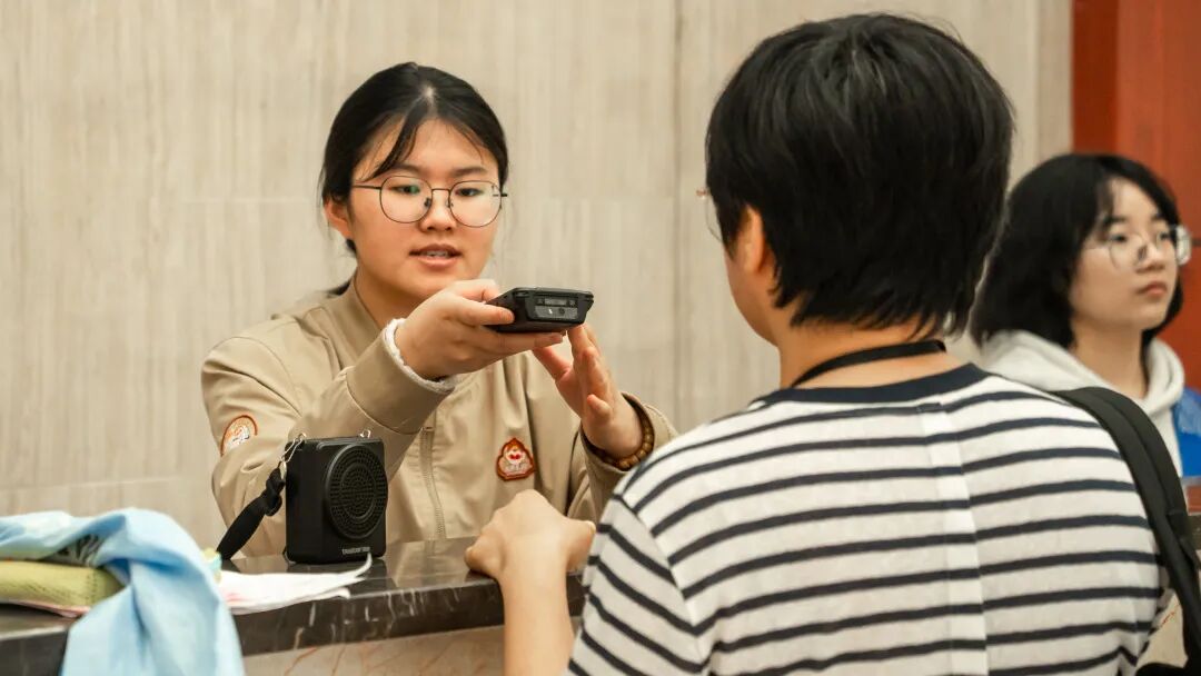 青春心向党 奋斗正当时——致敬西游乐园里的新时代青年奋斗者
